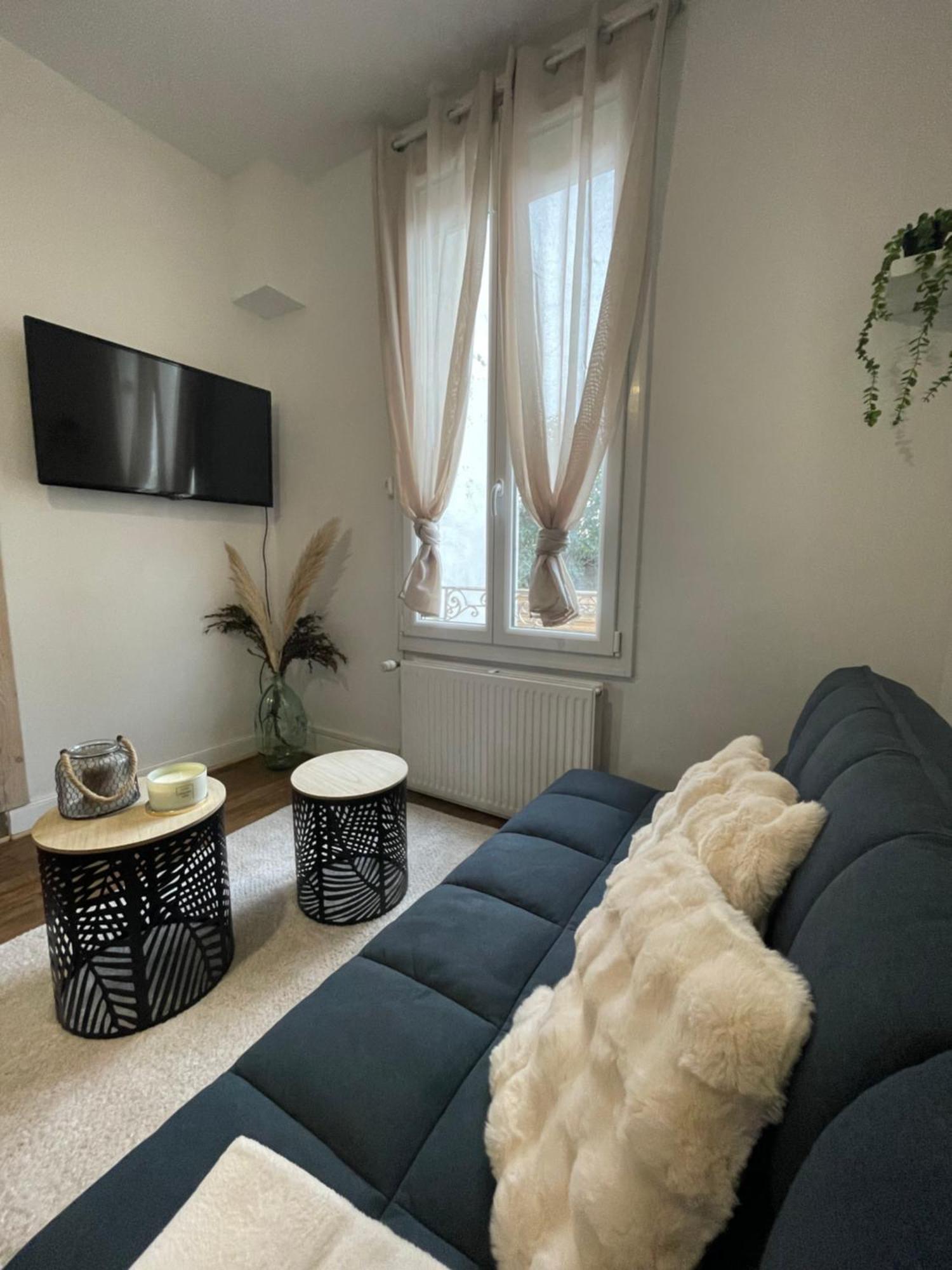 הוילה Saint-Julien-les-Villas Chaleureuse מראה חיצוני תמונה